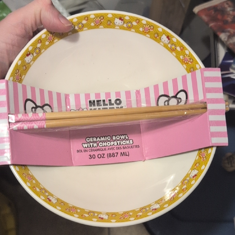 Hello Kitty Ceramic Bowl with Chopsticks
